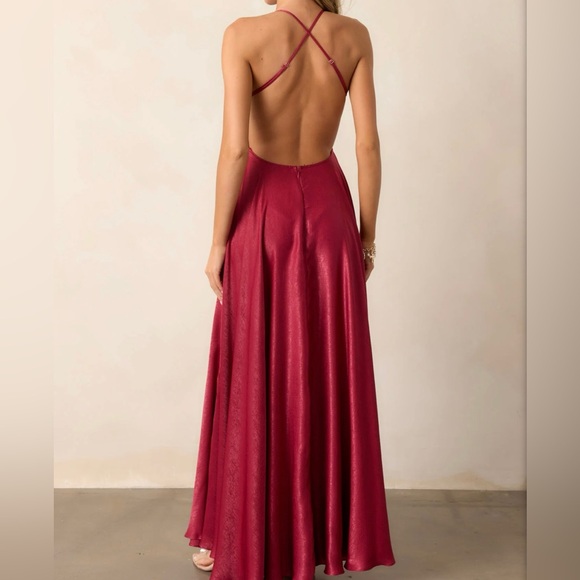 Small Cranberry Lace but Lined with Polyester Maxi Dress - Picture 2 of 7